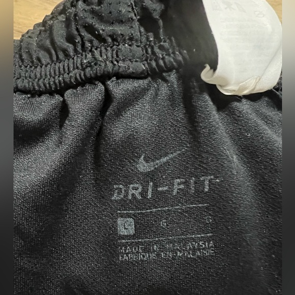 NIKE Women’s Dri-fit Checkered Mesh Running Shorts - Picture 6 of 7